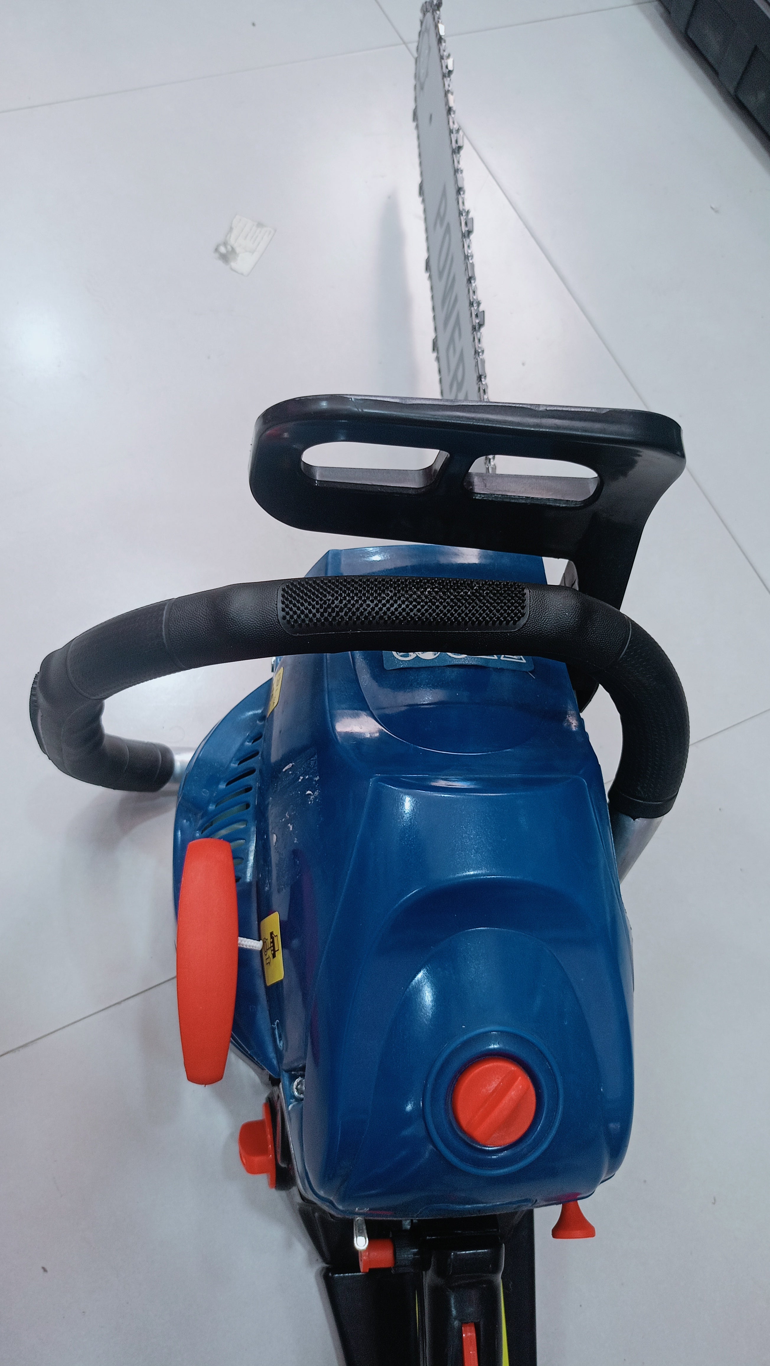 scie a chaine essence 20"